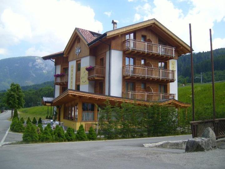 Residence Garni Il Giglio Commezzadura Εξωτερικό φωτογραφία