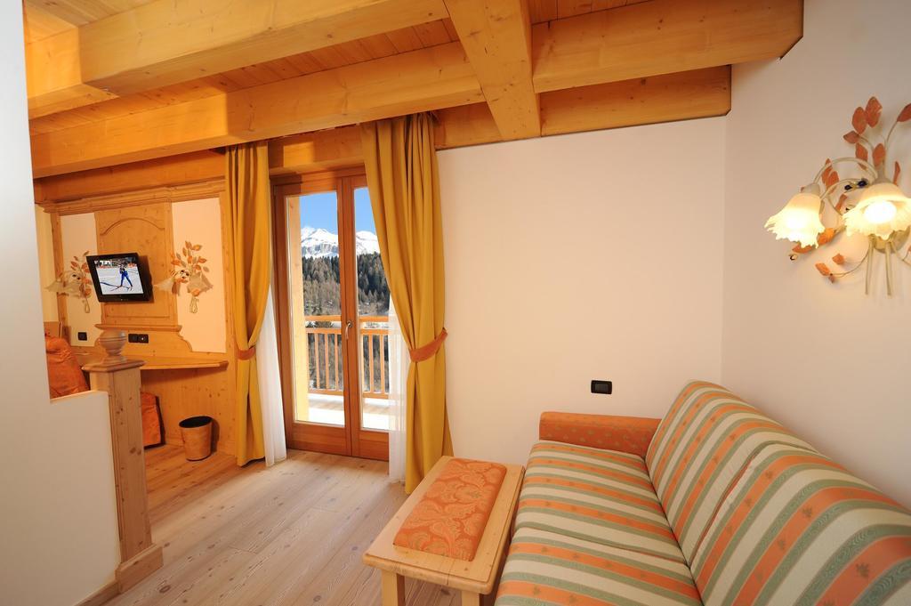 Residence Garni Il Giglio Commezzadura Δωμάτιο φωτογραφία