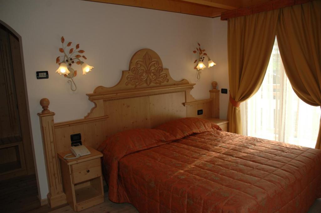 Residence Garni Il Giglio Commezzadura Δωμάτιο φωτογραφία