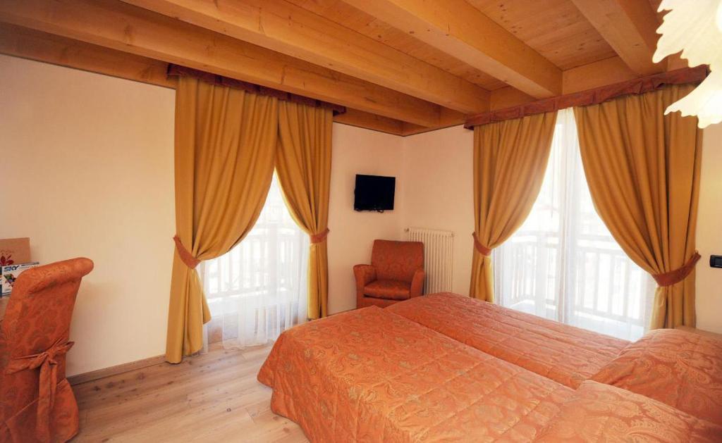 Residence Garni Il Giglio Commezzadura Δωμάτιο φωτογραφία