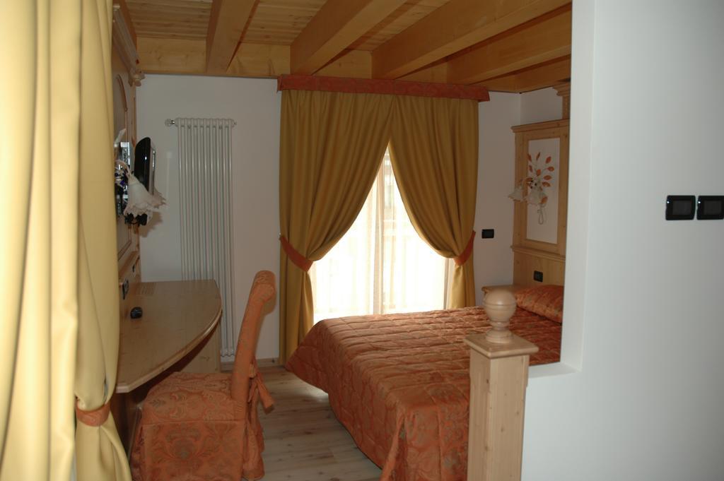 Residence Garni Il Giglio Commezzadura Εξωτερικό φωτογραφία