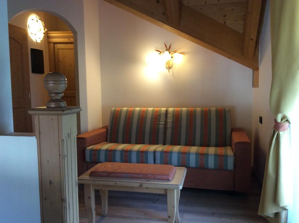 Residence Garni Il Giglio Commezzadura Εξωτερικό φωτογραφία