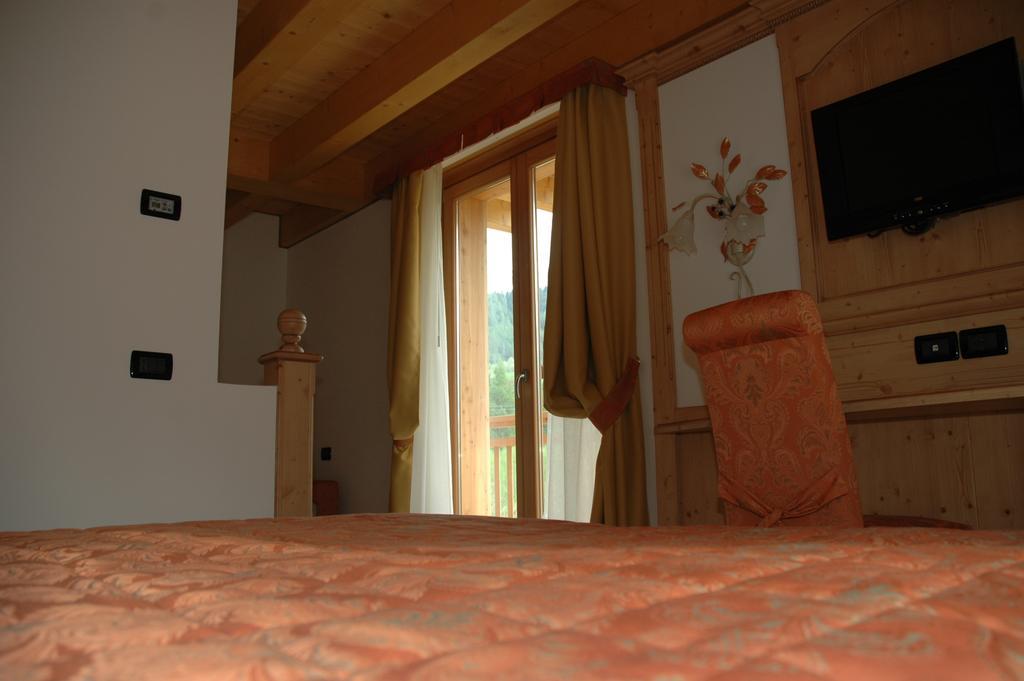 Residence Garni Il Giglio Commezzadura Εξωτερικό φωτογραφία